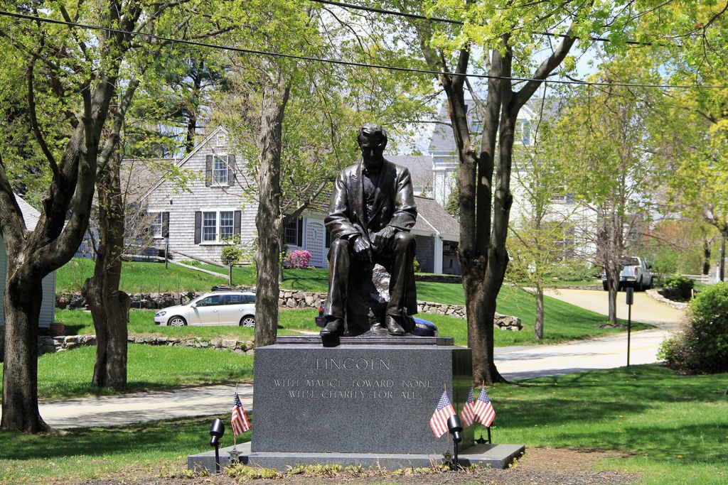 Lincoln Statue