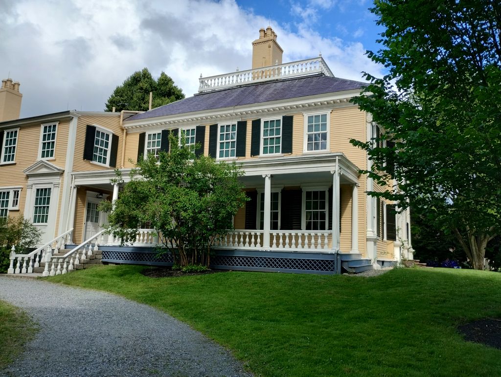 Longfellow House-Washington's Headquarters National Historic Site