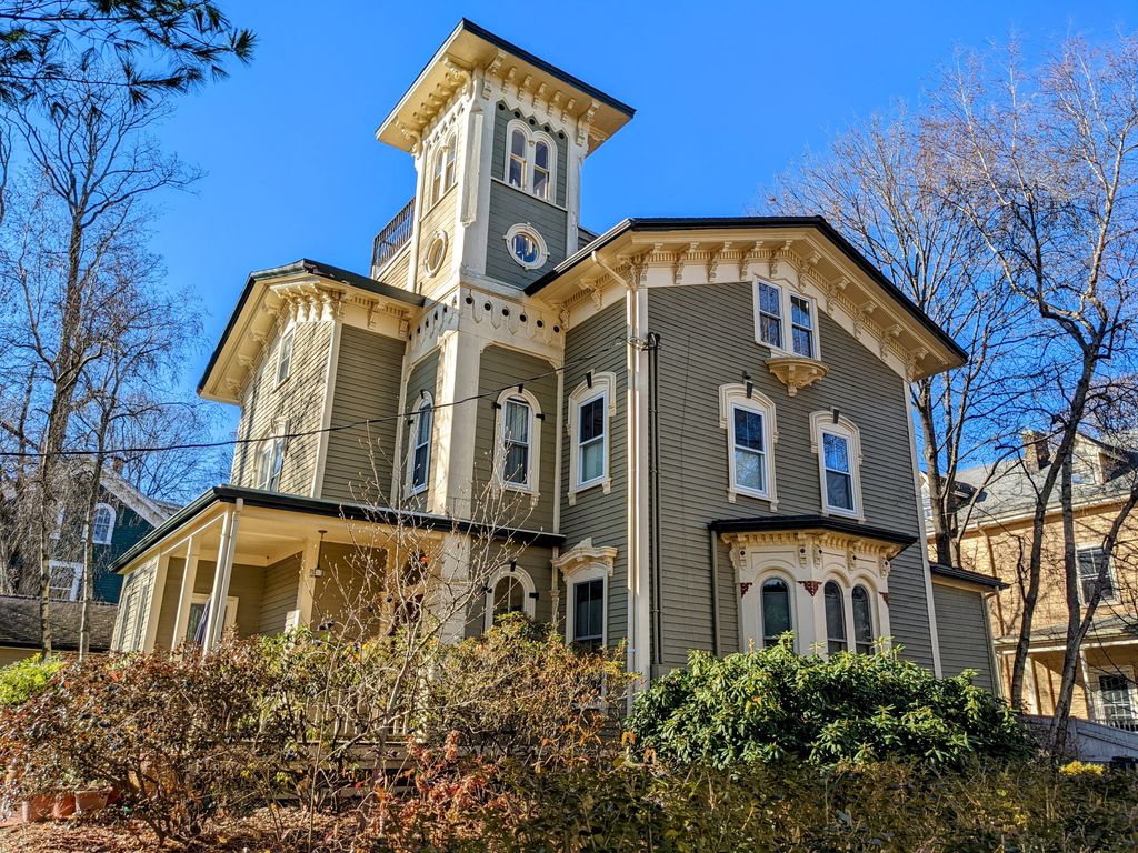 Monument Square Historic District, Jamaica Plain