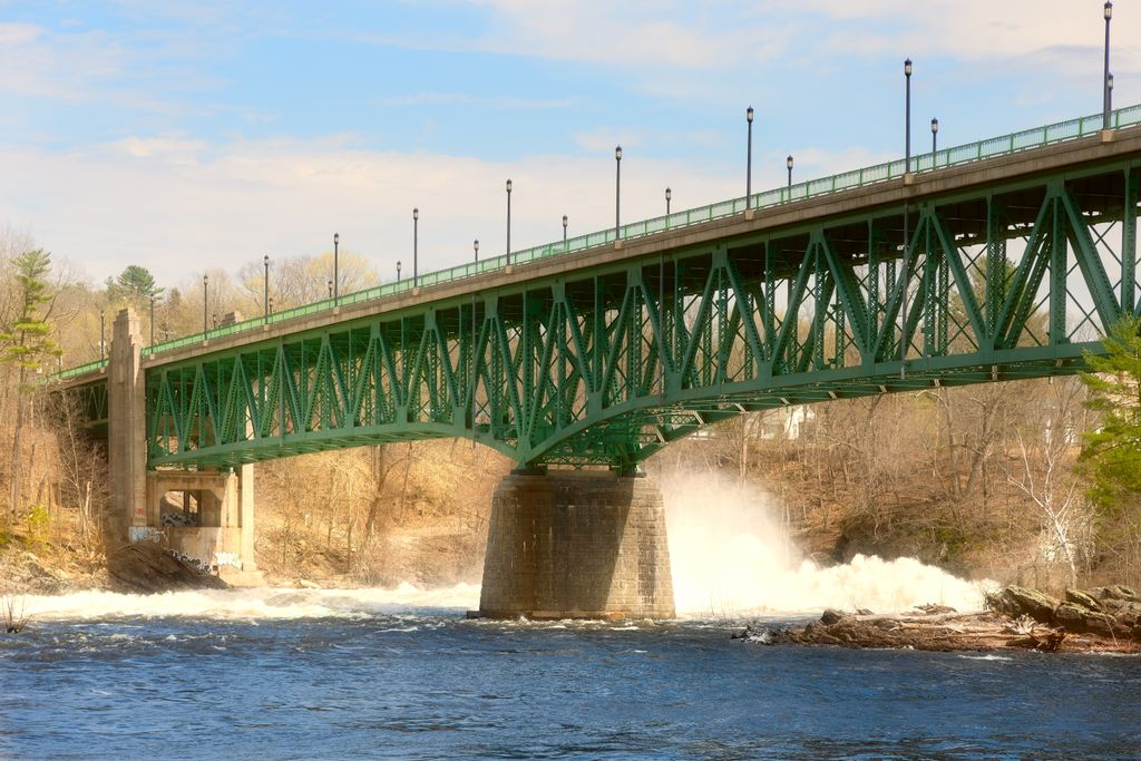 Turners Falls-Gill Bridge