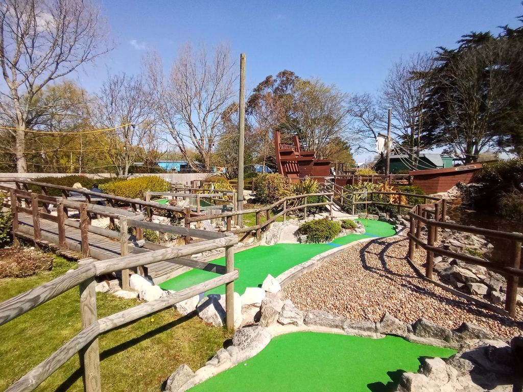 Weymouth-Pirate-Adventure-Mini-Golf-1