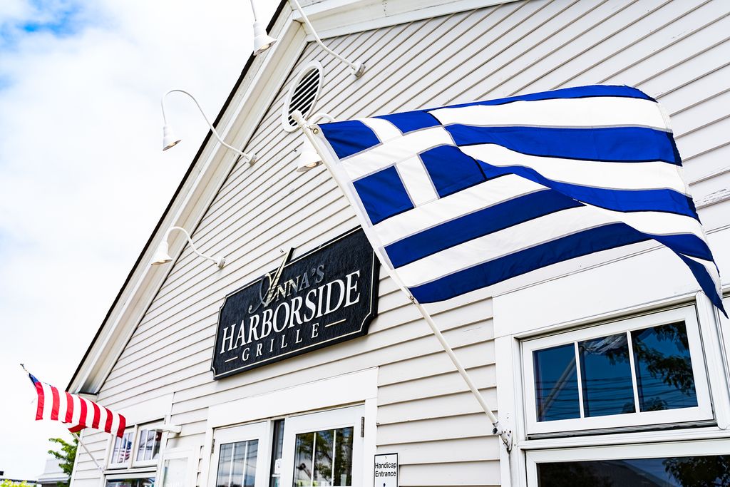 Annas-Harborside-Grille