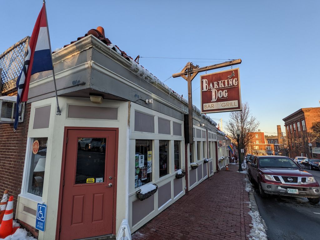 Barking-Dog-Bar-Grill