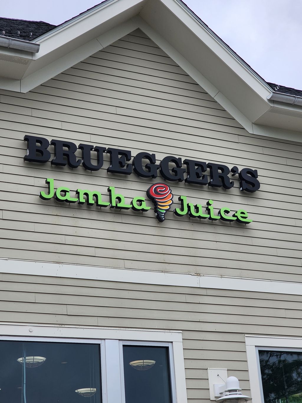 Brueggers-Bagels-and-Jamba-Juice