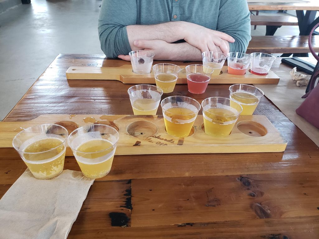 Cider-Barn-Taproom-at-Carlson-Orchards-1