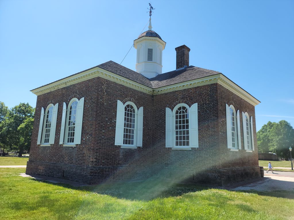 Colonial-Williamsburg-Courthouse