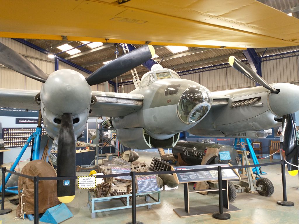 De-Havilland-Aircraft-Museum-2