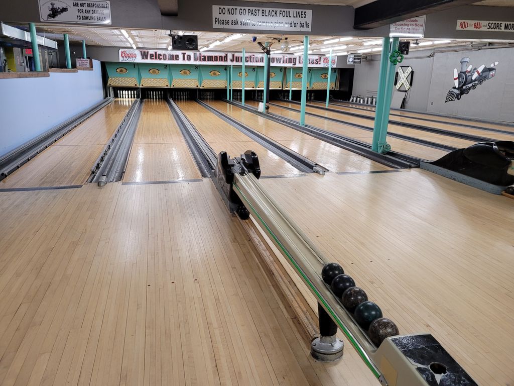 Diamond-Junction-Bowling-Lanes-1