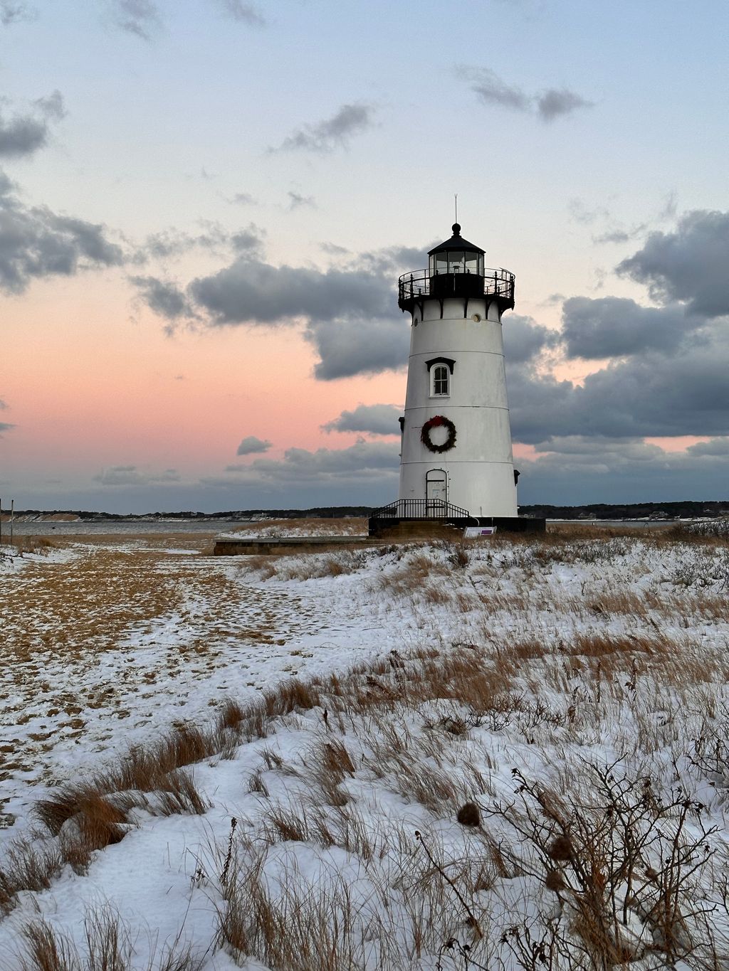 Edgartown-Harbor-Lighthouse