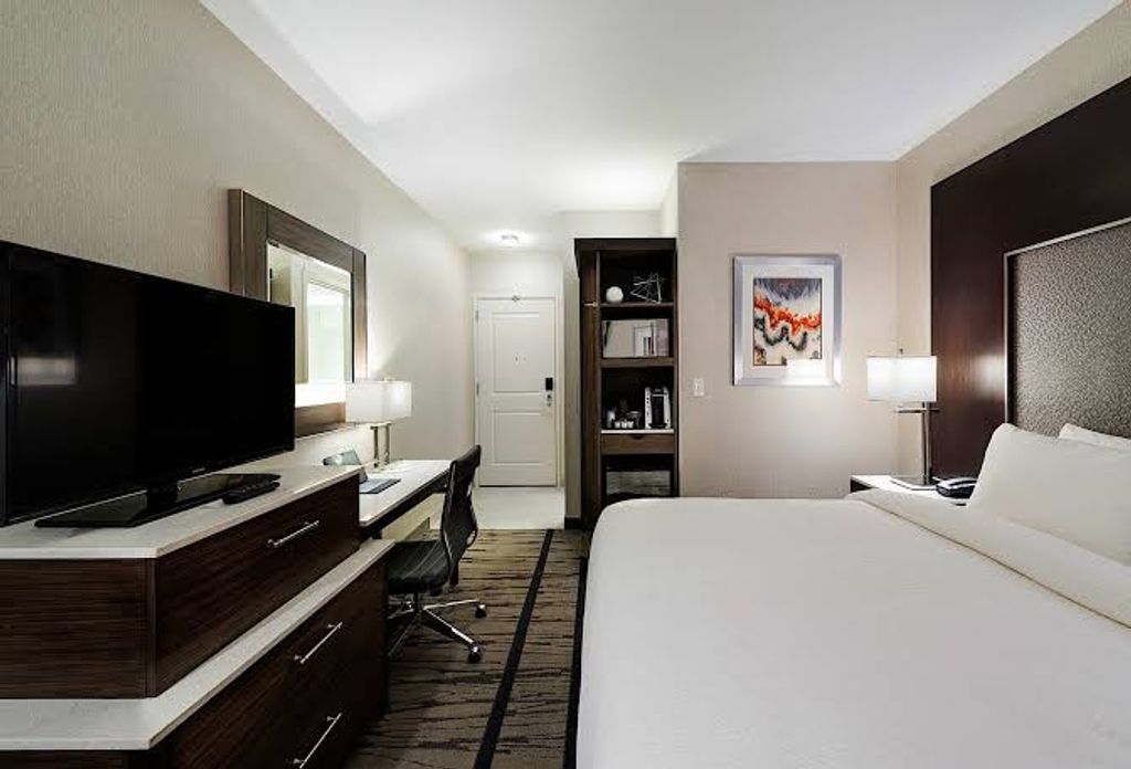 Fairfield-Inn-Suites-by-Marriott-Boston-Cambridge-1