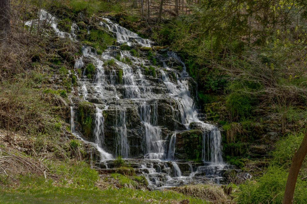 Falls-Road-Waterfall