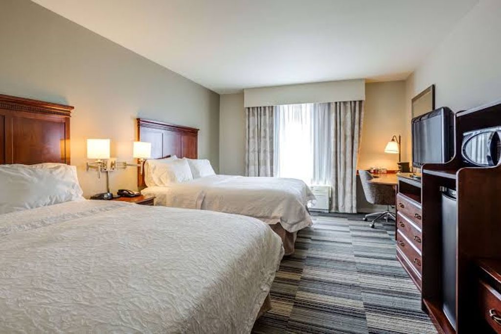 Hampton-Inn-Suites-Westford-Chelmsford-1