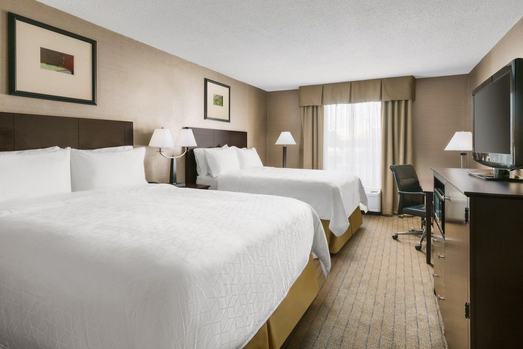 Holiday-Inn-Express-Brockton-Boston-an-IHG-Hotel-1