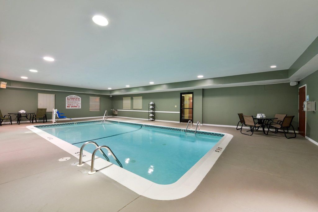 Holiday-Inn-Express-Providence-North-Attleboro-4