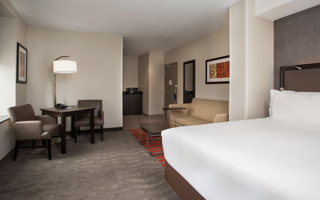 Holiday-Inn-Express-Springfield-Downtown-an-IHG-Hotel-1