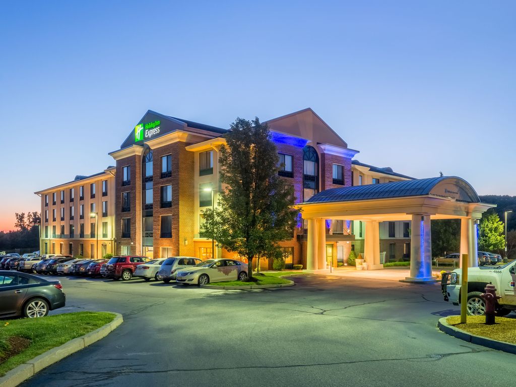 Holiday-Inn-Express-Suites-Auburn-an-IHG-Hotel