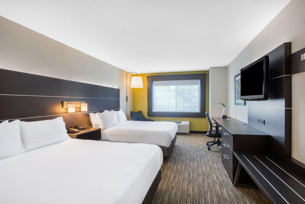 Holiday-Inn-Express-Suites-Boston-Marlboro-an-IHG-Hotel-1
