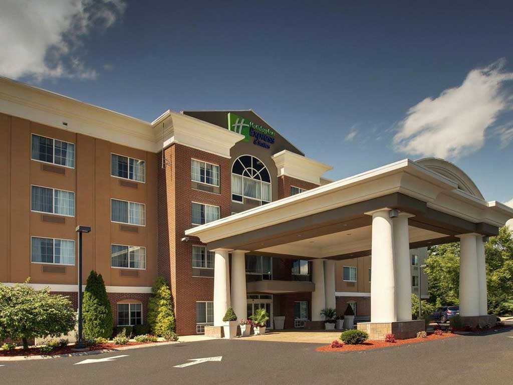 Holiday Inn Express & Suites Middleboro Raynham, an IHG Hotel