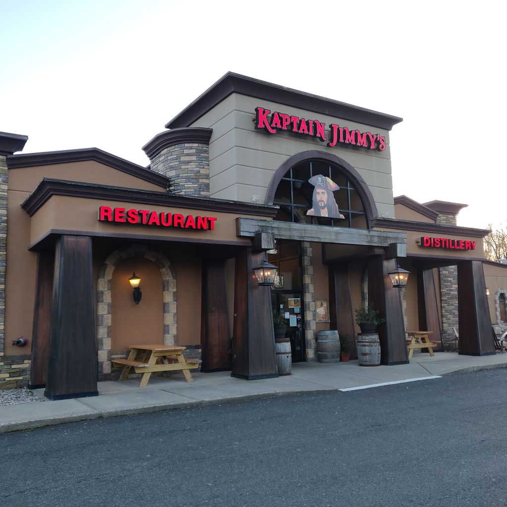 Kaptain-Jimmys-Restaurant-Distillery-2