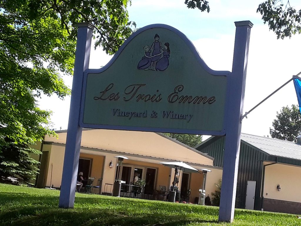 Les-Trois-Emme-Vineyard-Winery