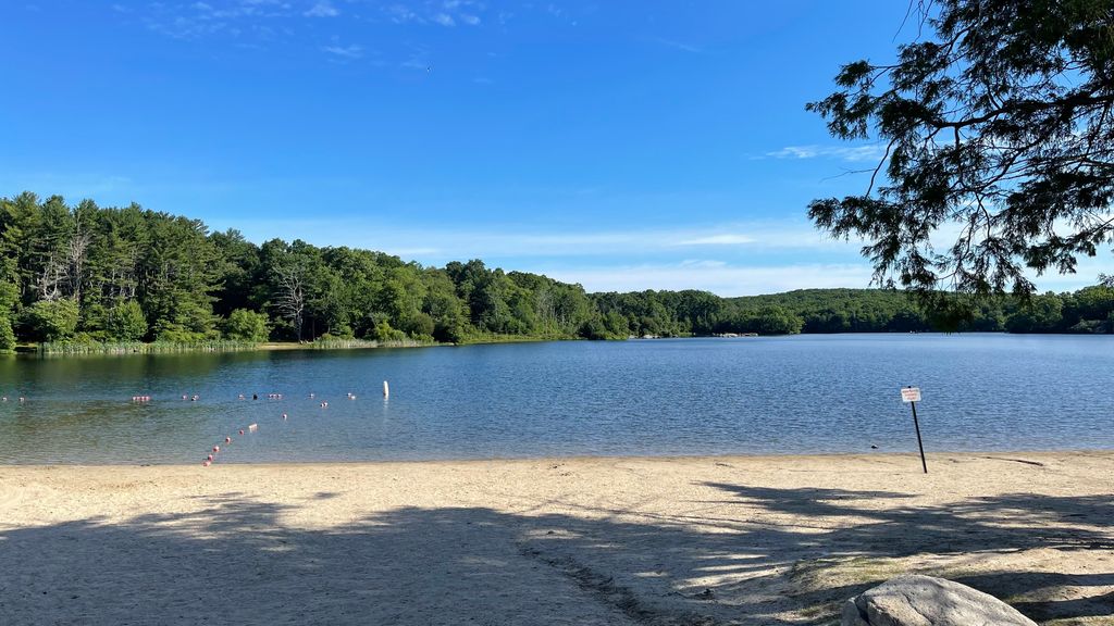 Lincoln-Woods-Beach-Parking