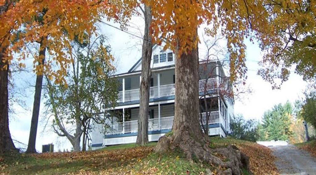 Locust-Tree-Bed-Breakfast-2