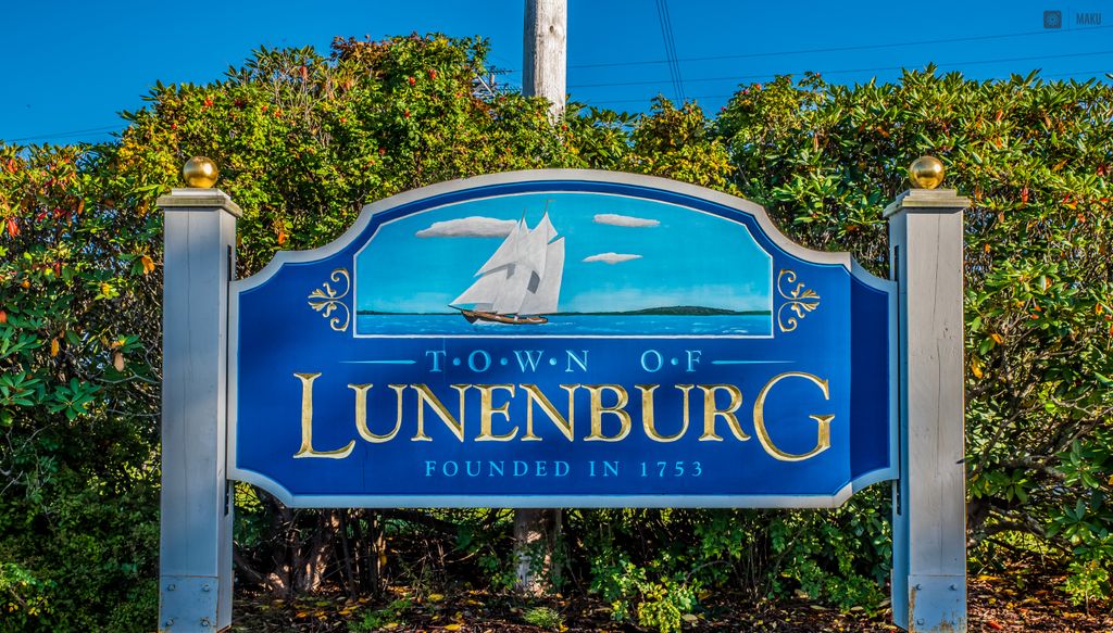 Lunenburg-Welcome-Plaque