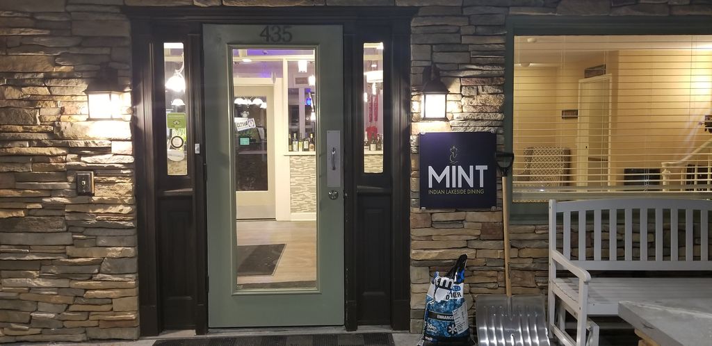 MINT-Lakeside-Indian-Dining-Bar