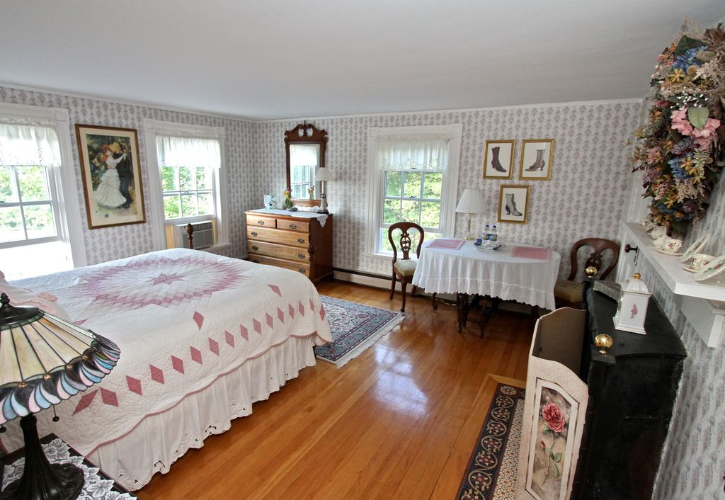 Maguire-House-Bed-Breakfast-1