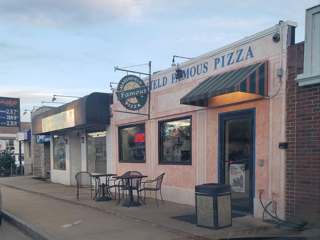 Marshfield-Famous-Pizza