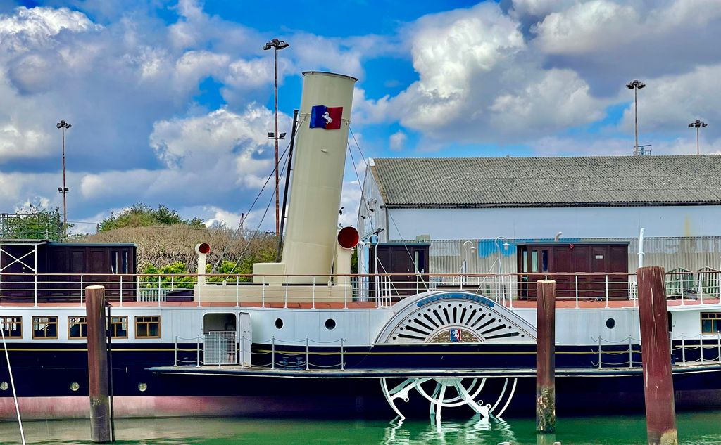 Medway-Queen-Paddle-Steamer