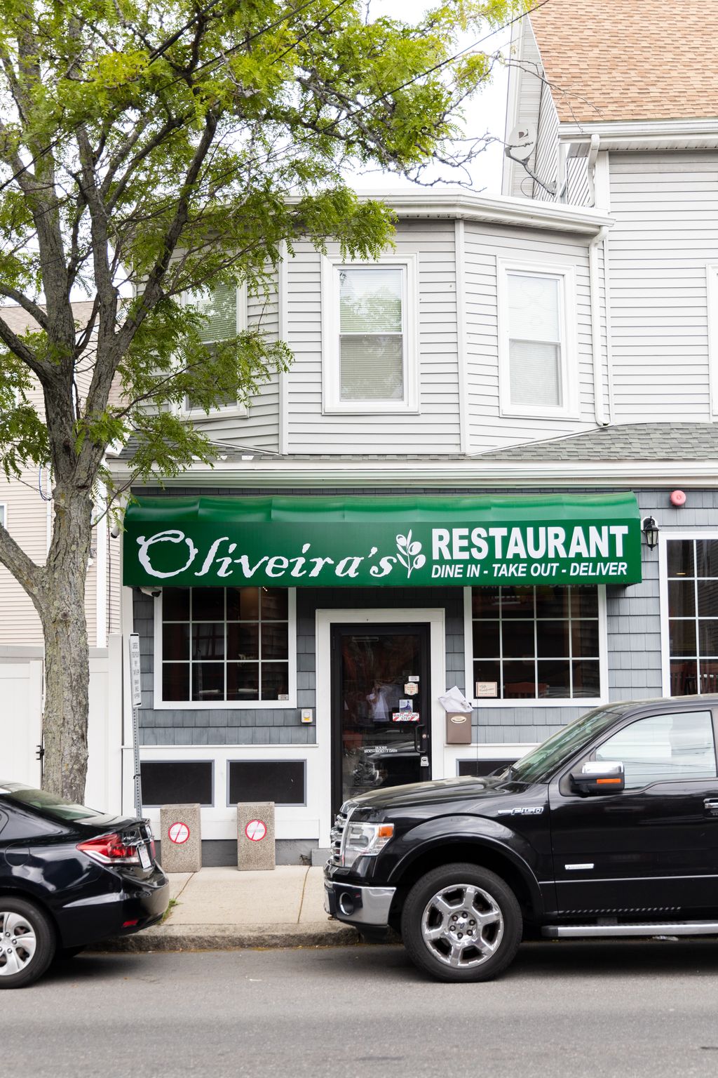 Oliveiras-Peabody-Restaurant