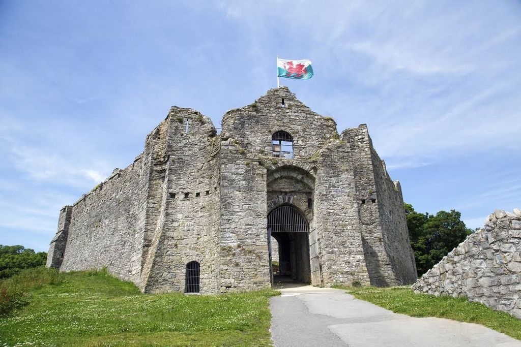 Oystermouth-Castle-1