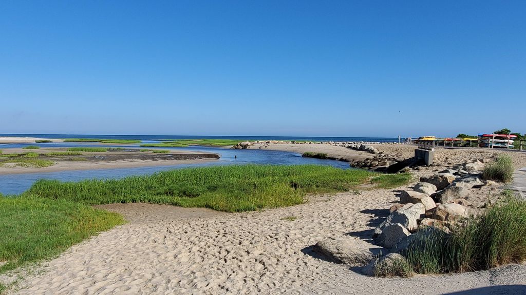 Paines-Creek-Beach