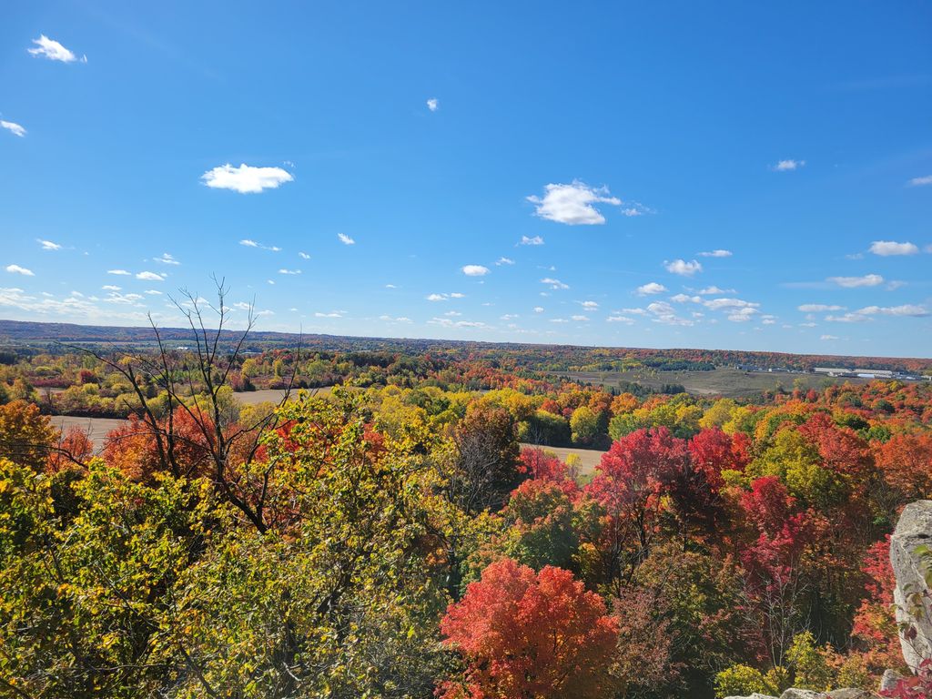 Rattlesnake-Point-Conservation-Area-Reservations-Required