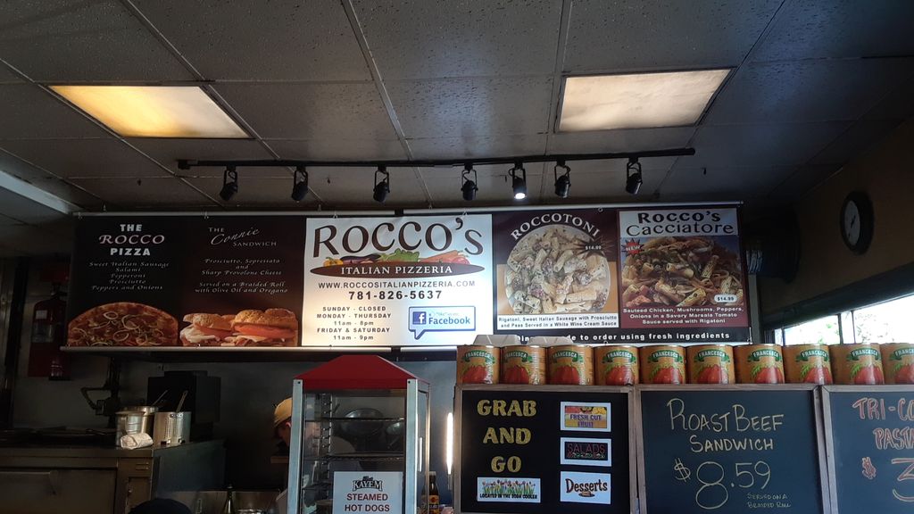 Roccos-Italian-Pizzeria-1