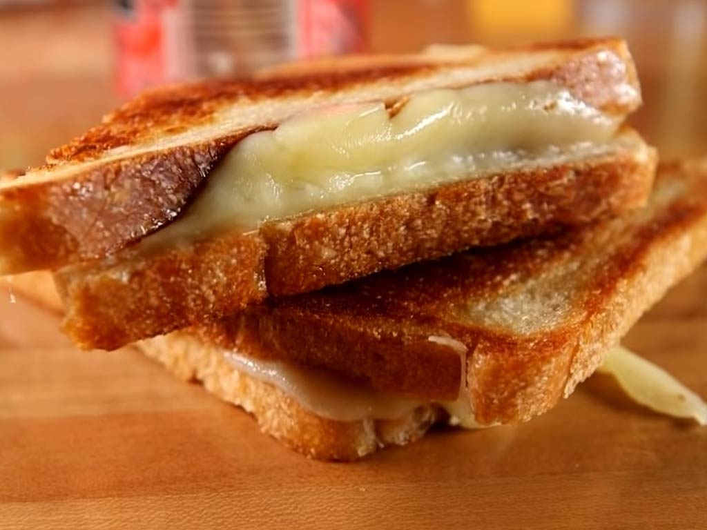 How to Make Roxy's Gourmet Grilled Cheese At Home?
