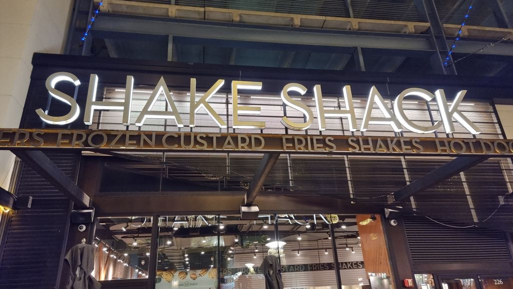 Shake-Shack-Dedham