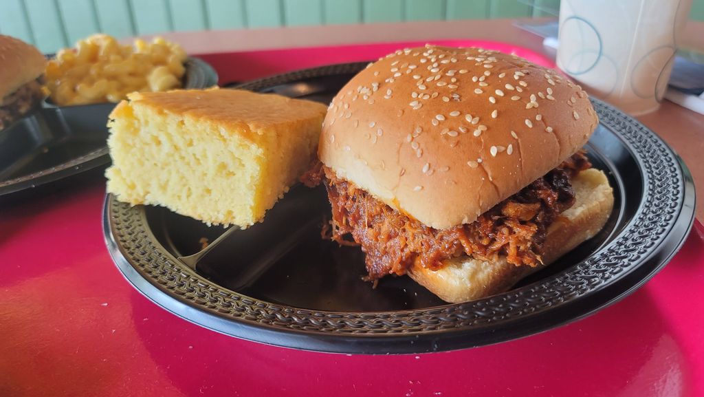 Tennessees-Real-BBQ-Braintree-1