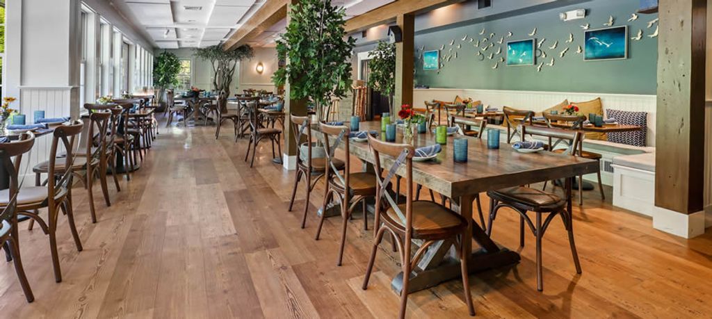 The-Woods-Restaurant-at-Lamberts-Cove-Inn