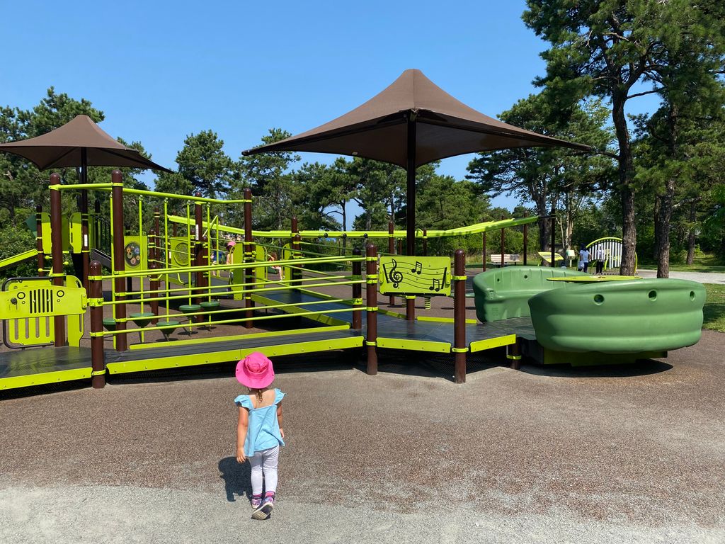 Discovery-Playground-at-Hinsdale-Park