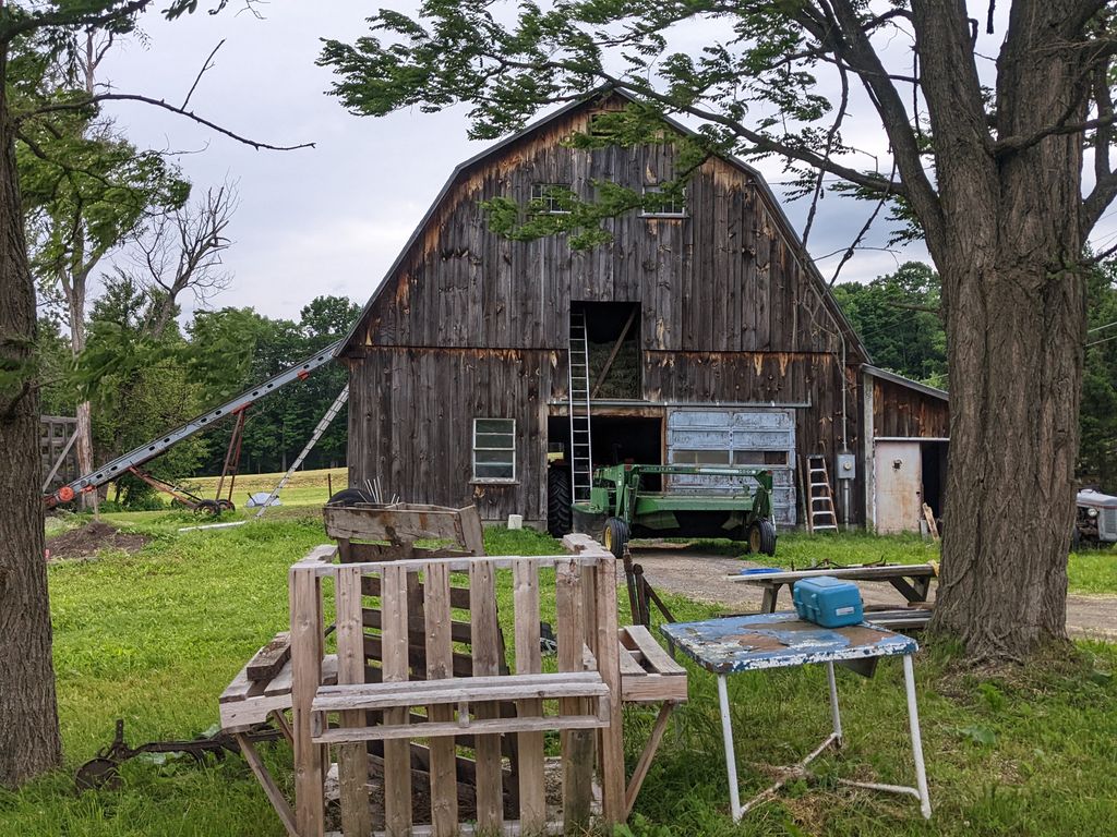 Haley-Farm-Trailhead-1