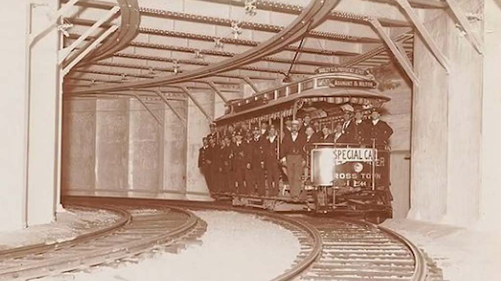 Late 19th to Early 20th Century: The Birth of the Tremont Street Subway (1890s-1920s)