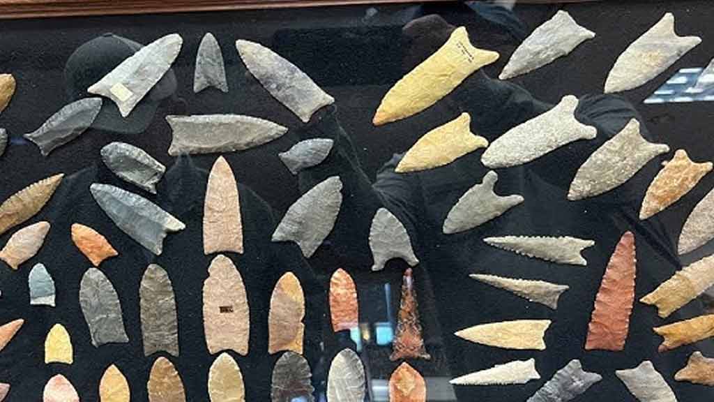 discovery of a large collection of arrowheads