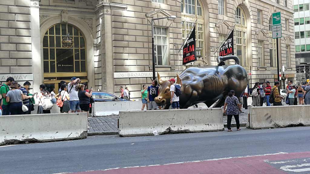 Join a Wall Street Walking Tour