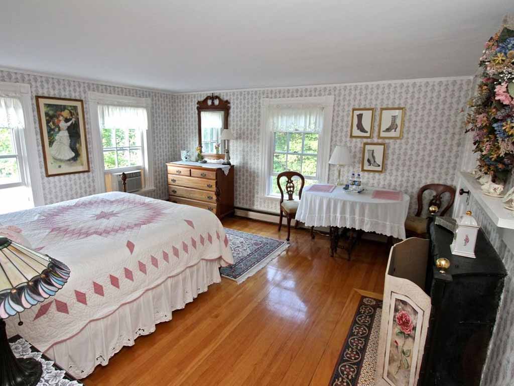 Maguire House Bed & Breakfast