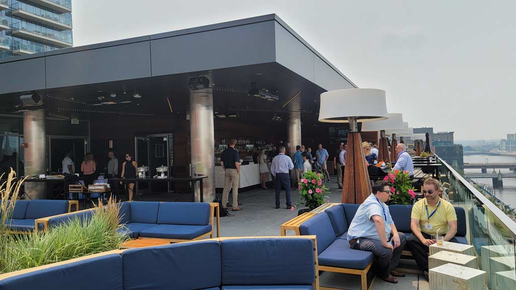 Lookout Rooftop and Bar at the Envoy Hotel