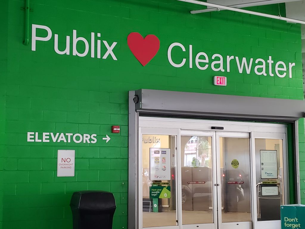 Publix-Super-Market-at-Island-Village-Shopping-Center