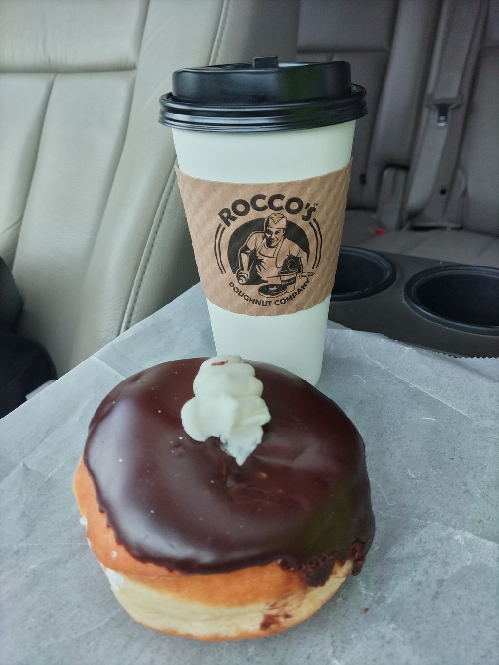 Roccos-Doughnut-Company-2