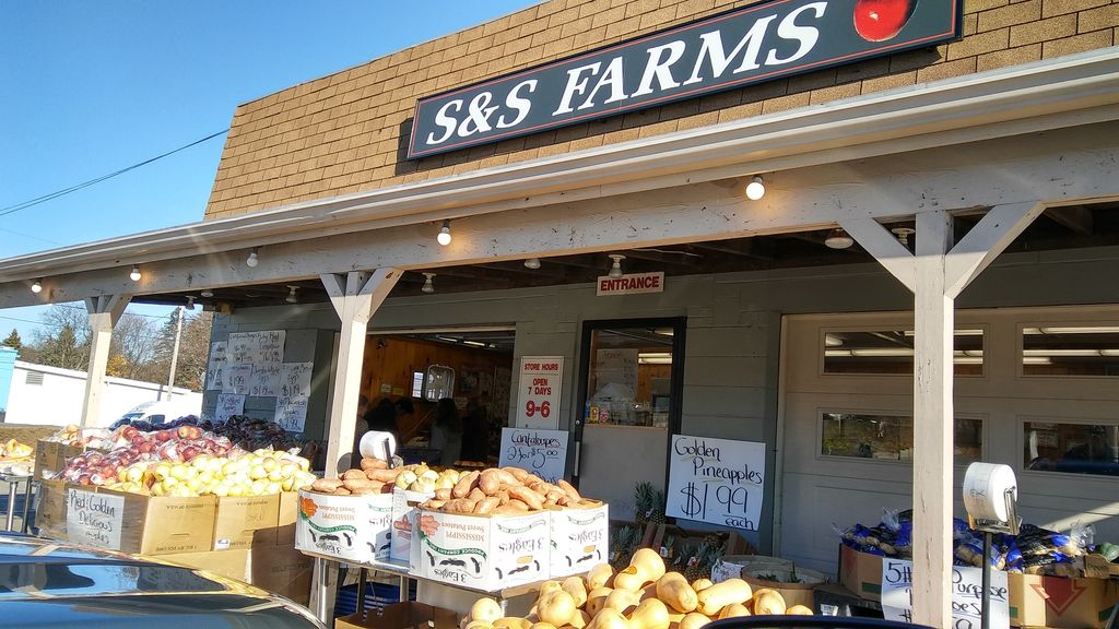 S-S-Farms-Deli-Marketplace
